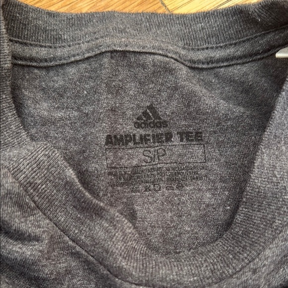 Adidas Gray Short Sleeve Amplifier T-Shirt Large Logo Soft Men Small - Picture 2 of 3